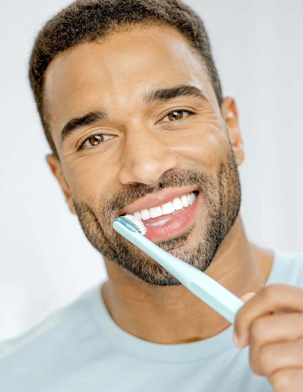 TriBeam Edge™ LED Manual Toothbrush - Image 3